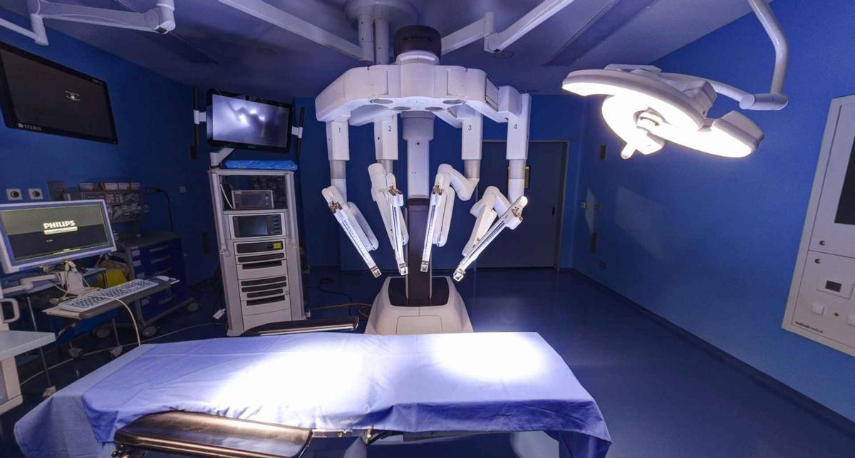 Otro de los elementos diferenciales del grupo es su liderazgo en cirugía robótica, esta tecnología permite realizar intervenciones más precisas, menos invasivas y con mejores resultados.