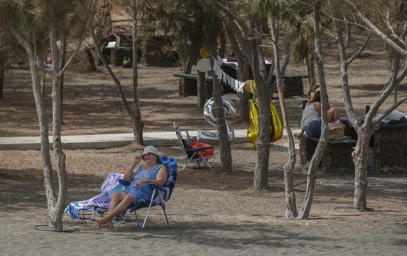 Domingo de calor y playa en Melenara