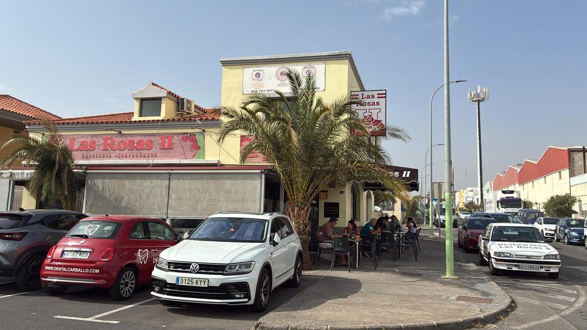 MENU FACHADAFachada del rstaurante, con la terraza.