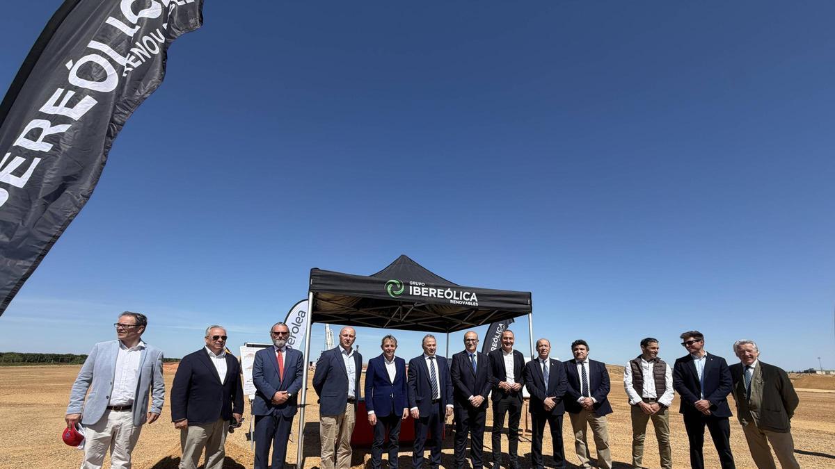 GALERÍA | Primera piedra del área de servicio y logística de Villalpando