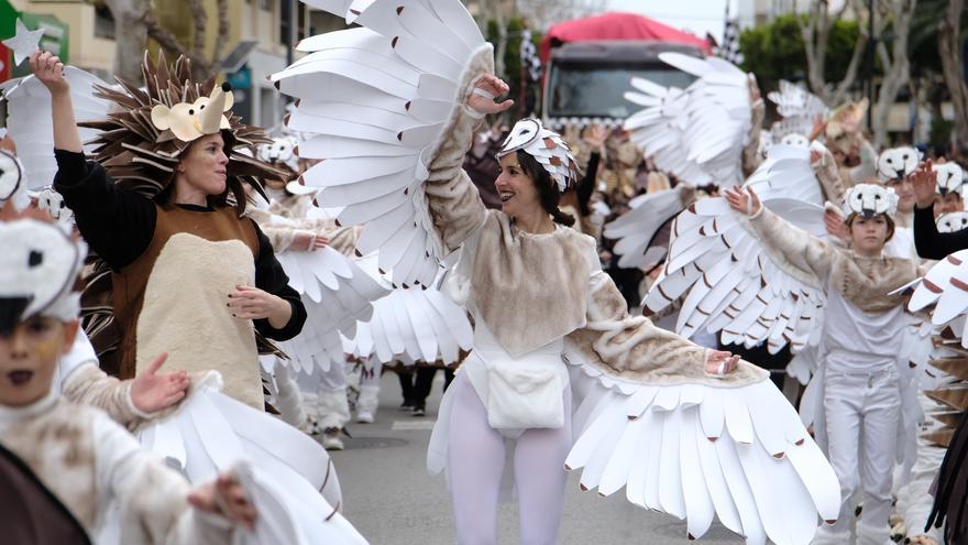 Carnaval de Ibiza: Una rúa «currada», pero que sabe a poco