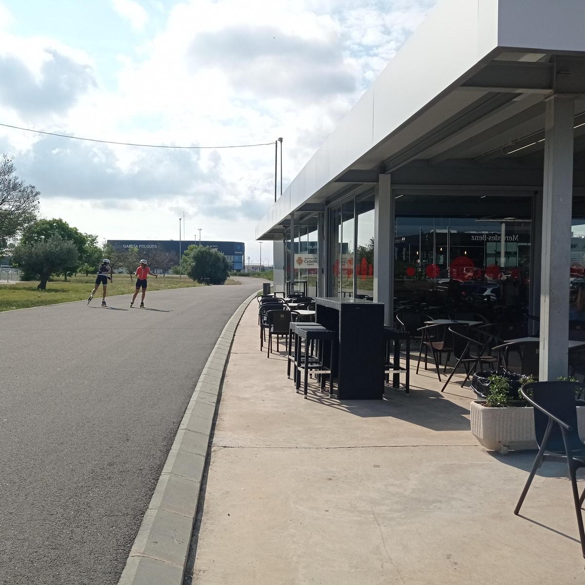Imagen del exterior de la cafetería.
