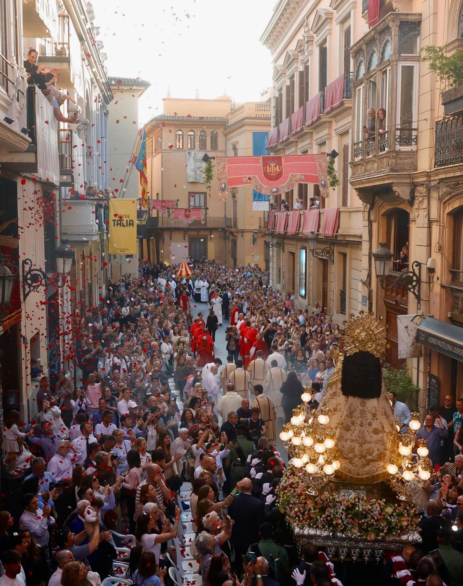Procesión de la Virgen de los Desamparados de València 2025