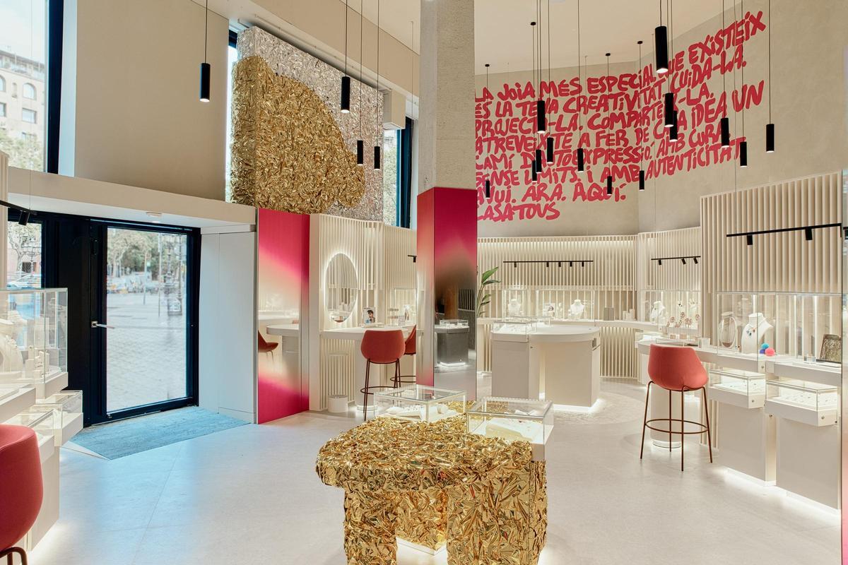 La tienda insignia que acaba de inaugurar Tous en pleno centro de Barcelona