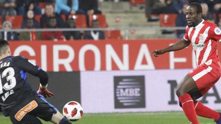 Doumbia, durant el Girona-Alabès de Copa