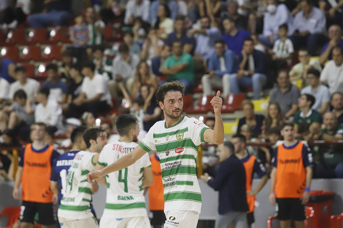 Las imágenes del derbi entre el Córdoba Futsal y el Betis en Vista Alegre