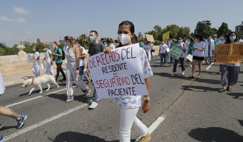 Los MIR mantienen la huelga indefinida en la Comunitat Valenciana