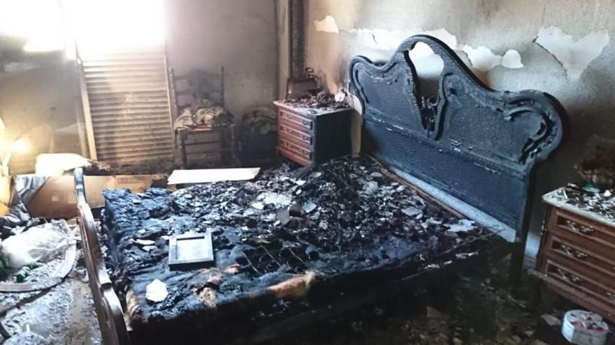Cuatro heridos en el incendio de una vivienda en Gandia