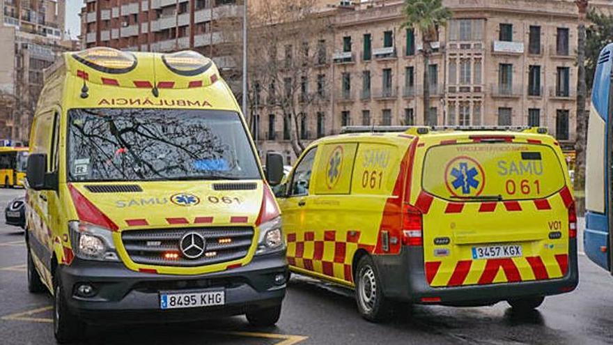 Ambulancias del 061 en Palma. | DM