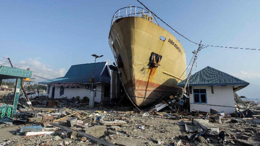 Más de 1.200 muertos ya en Indonesia por los terremotos y el tsunami