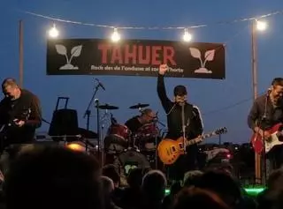 Diputado en las Corts, dirigente de Compromís y, también, guitarrista rockero