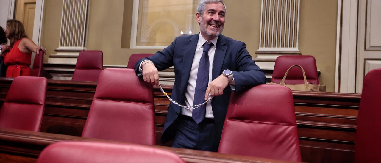 Fernando Clavijo en la sesión de constitución del Parlamento de Canarias.