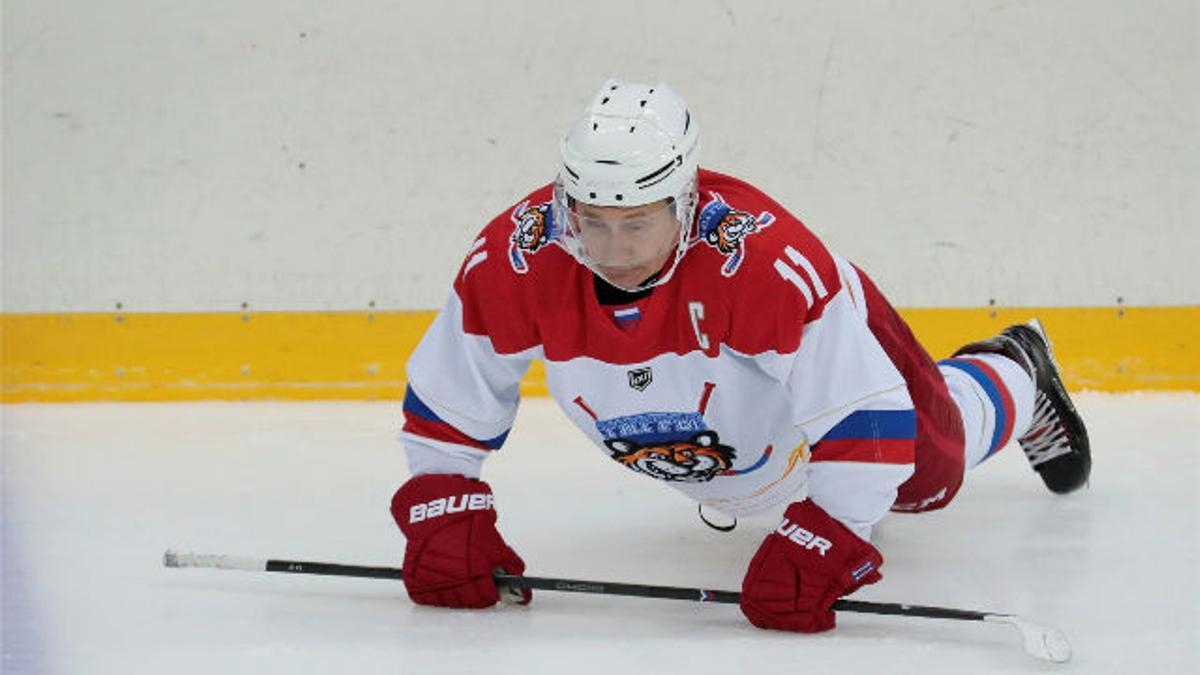 Putin no perdona su partido de hockey a pesar de la lesión en su mano derecha