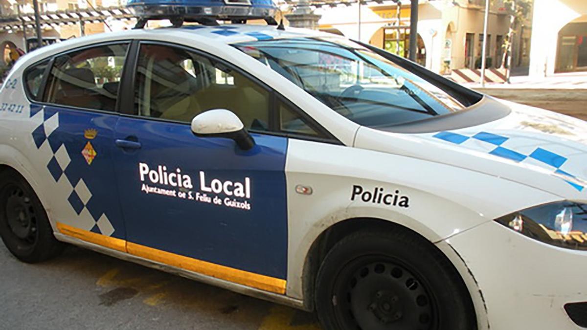 Un cotxe de la Policia Local de Sant Feliu de Guíxols