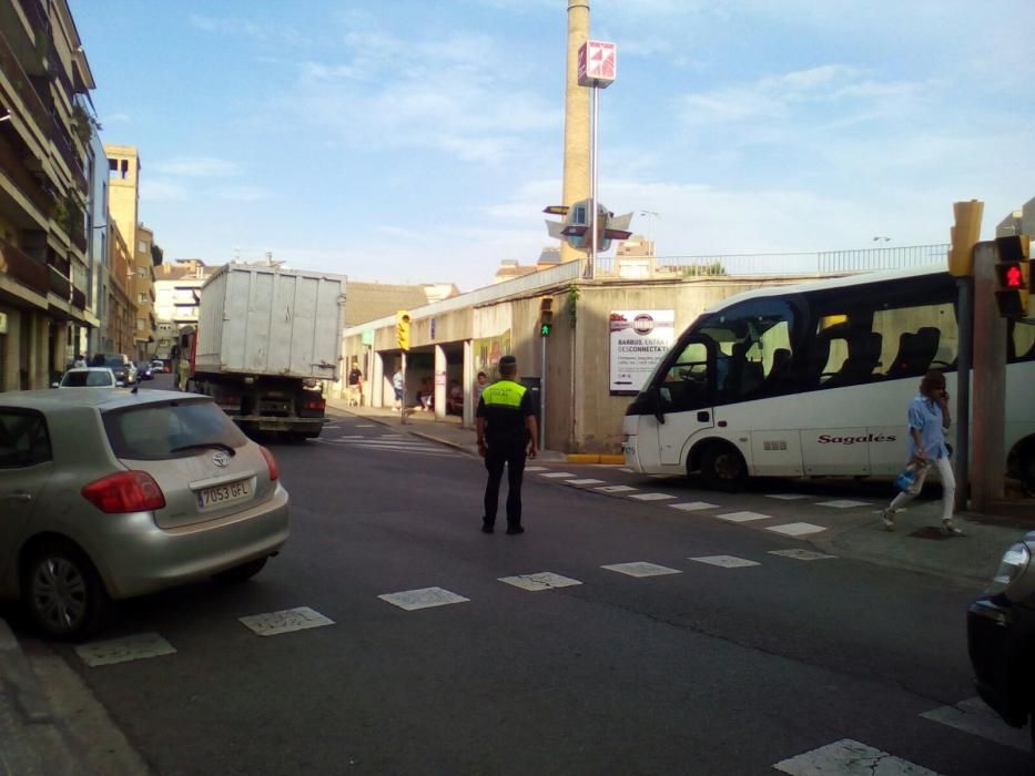 Fuita d'aigua a la carretera de Vic de Manresa