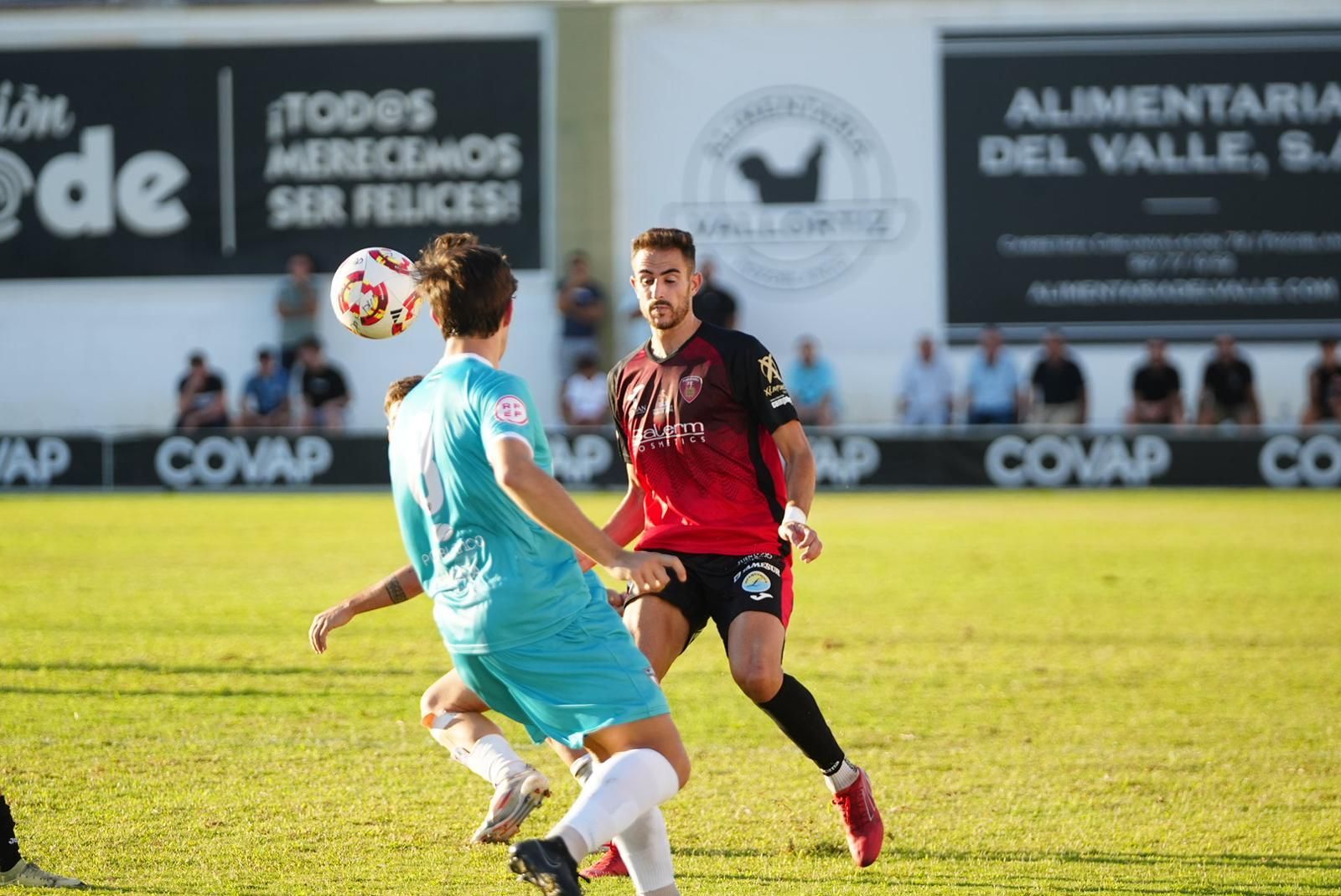CD Pozoblanco-Salerm Puente Genil: el derbi provincial de Tercera RFEF, en imágenes