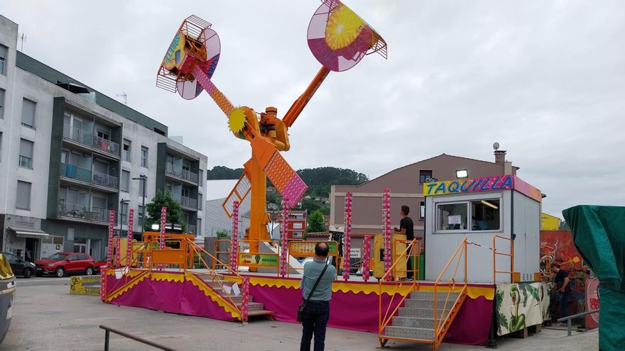 Las atracciones en Bueu superan el examen técnico y comienzan las fiestas del Carmen