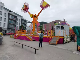 Las atracciones en Bueu superan el examen técnico y comienzan las fiestas del Carmen