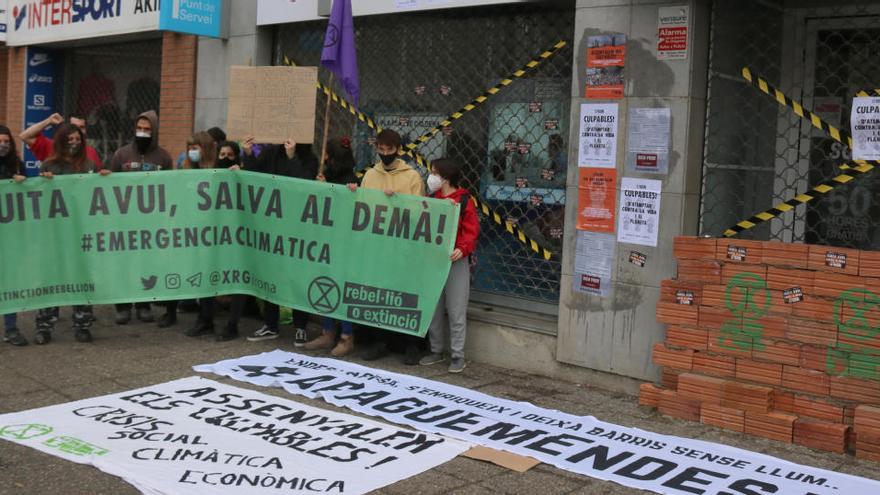 La seu d&#039;Endesa amb la paret de totxanes