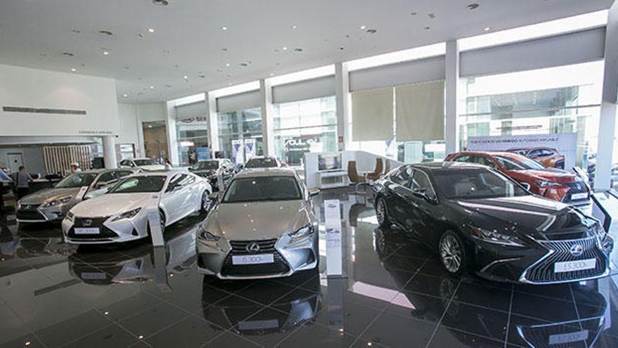 Lexus Alicante pone a la venta los últimos 6 vehículos de gerencia