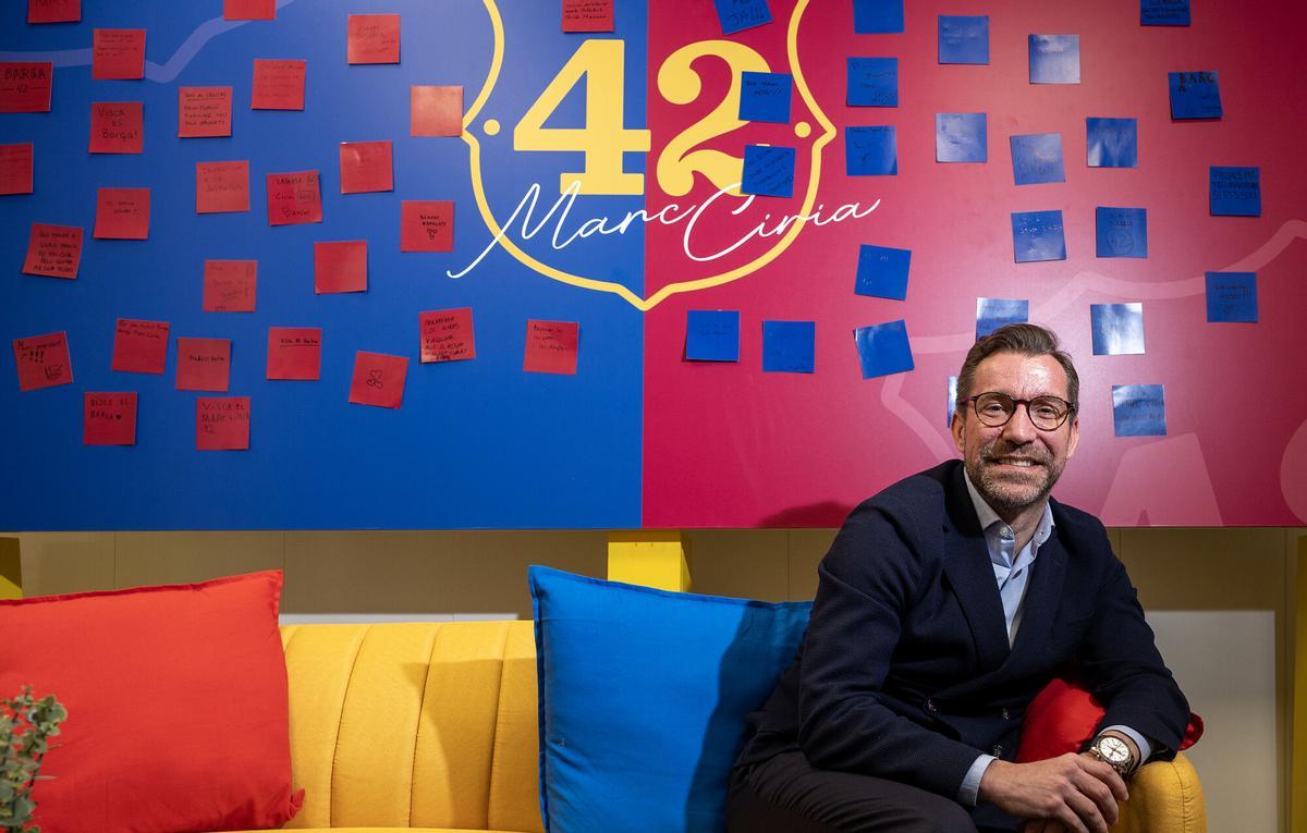 Barcelona 25.02.2026 Deportes El precandidato para las elecciones a la presidencia del FC Barcelona, Marc Ciria, fotografiado en su sede electoral tras la entrevista. Fotografía de Jordi Cotrina