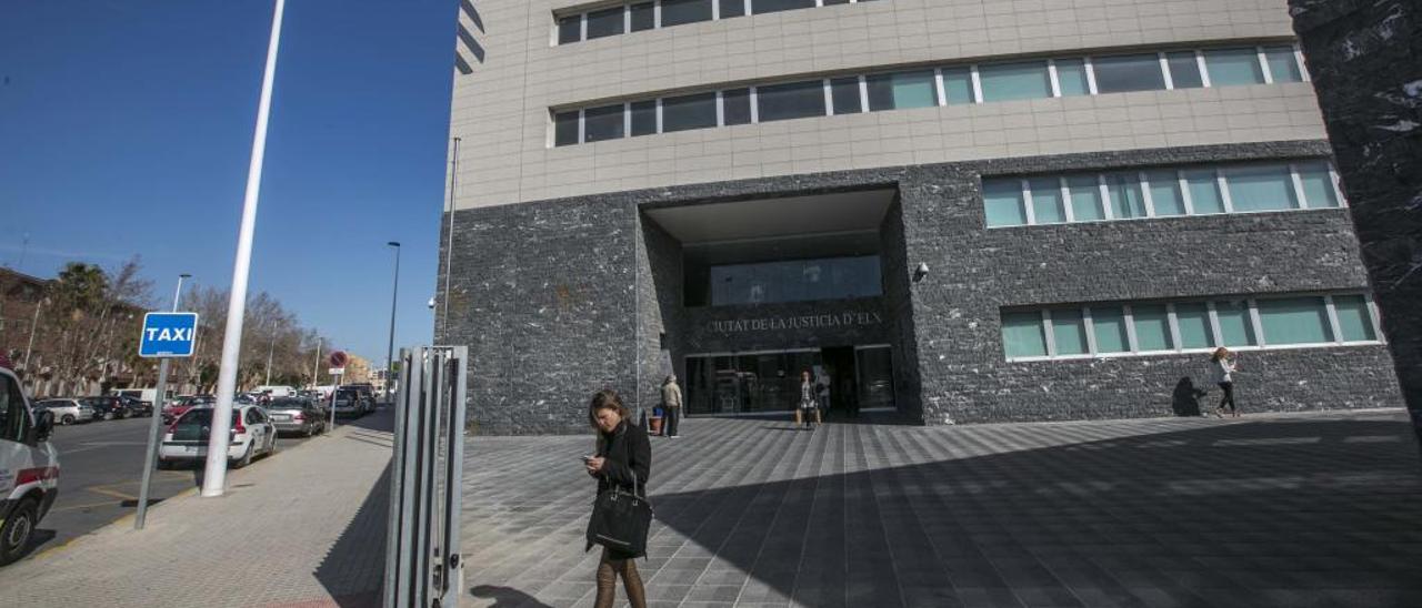 La Audiencia de Elche tendrá que dar salida a 115 casos en dos meses