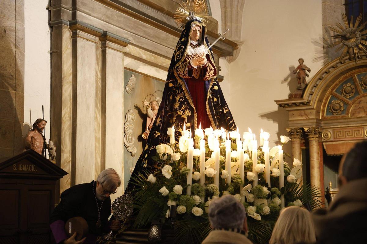 La Dolorosa llena de fervor las rúas de Santiago La Dolorosa llena de fervor las rúas de Santiago