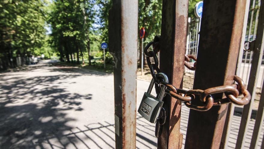 El parque del Príncipe de Cáceres sigue cerrado a la espera de dar con los jabalíes
