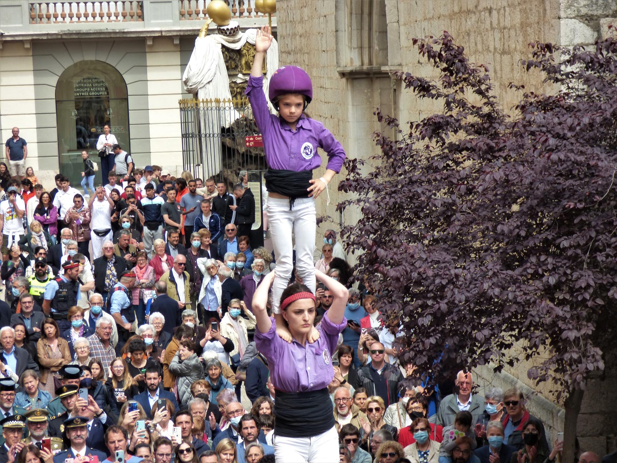 La Colla Castellera aporta emoció a les Fires amb el pilar caminant de Santa Creu