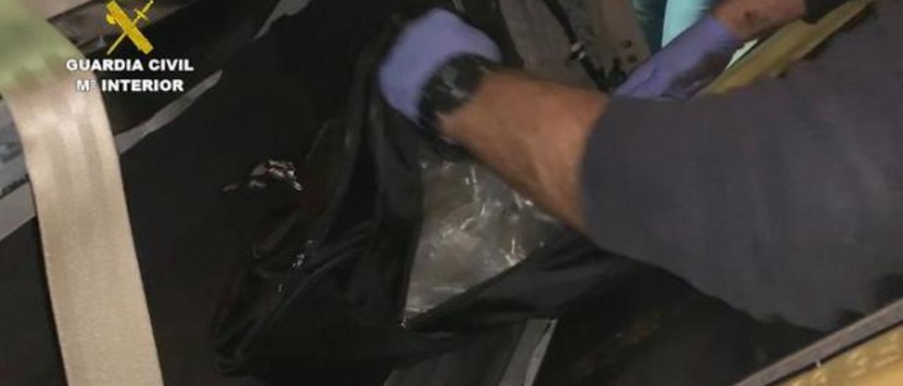 VÍDEO: La Guardia Civil noquea al tráfico de heroína en la región con la mayor operación en 24 años