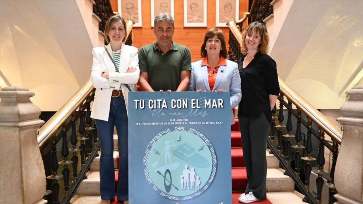 Patricia Riestra, José Ramón Tuero, Flor Guardado y Laura Fernández, en la presentación. | PDM