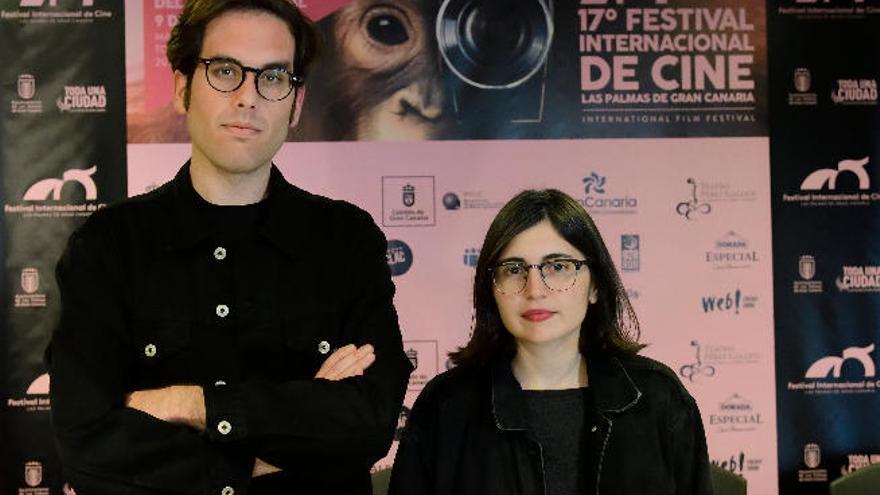 Los cineastas Samuel M. Delgado y Helena Girón.