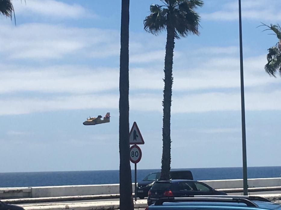 Maniobras de hidroaviones contraincendios en el Puerto de Las Palmas