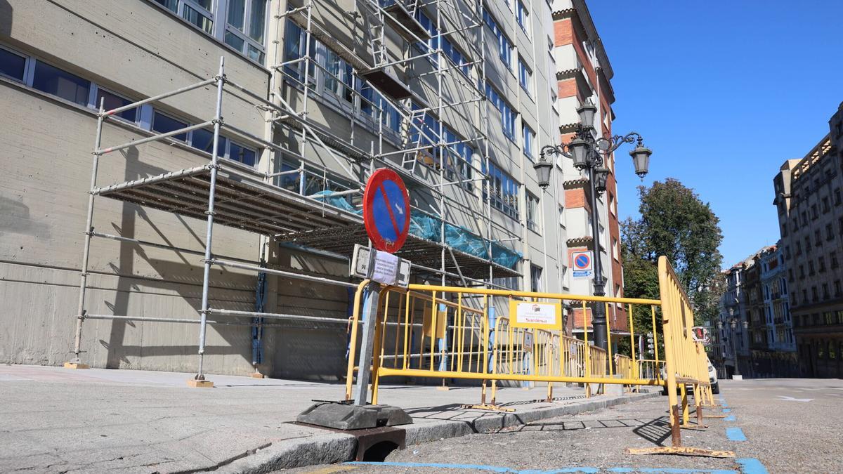El andamio instalado en Calvo Sotelo.