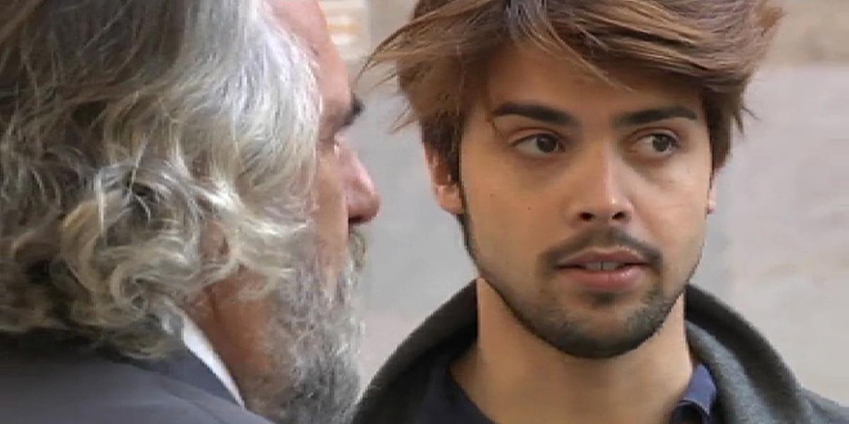 Luis Rodríguez Tourbes i el seu advocat abans d’entregar-se a Catalunya.