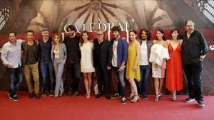 Equipo artístico de la serie ’La catedral del mar’, que grabará Antena 3 en los próximos meses.