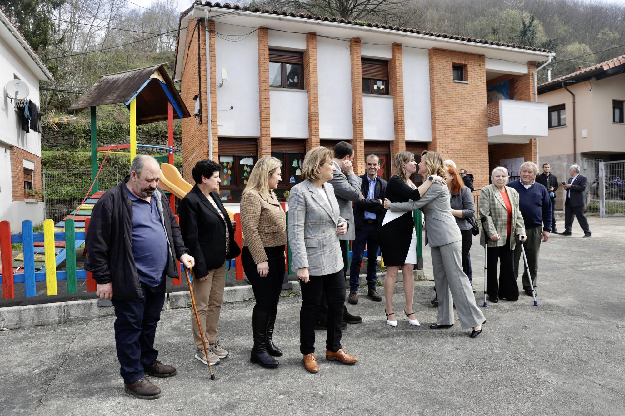 La ministra de Educación, Pilar Alegría, de visita en Asturias.