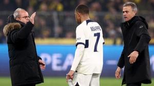 Mbappé se marcha enfadado al vestuario con Luis Enrique y el equipo