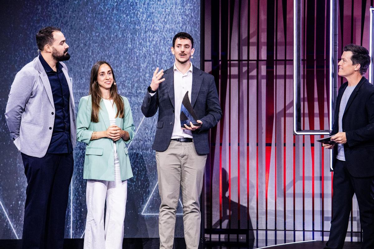 La empresa Oscillum del Parque Científico de la UMH, ganadora del “Premio del Público” en los galardones Jóvenes Inventores 2025 gracias a sus biosensores inteligentes