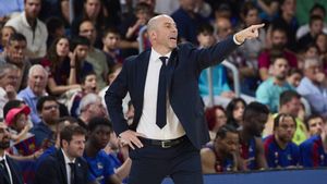 Peñarroya sabe que deben llegar los títulos esta temporada si quiere alargar su relación con el Barça
