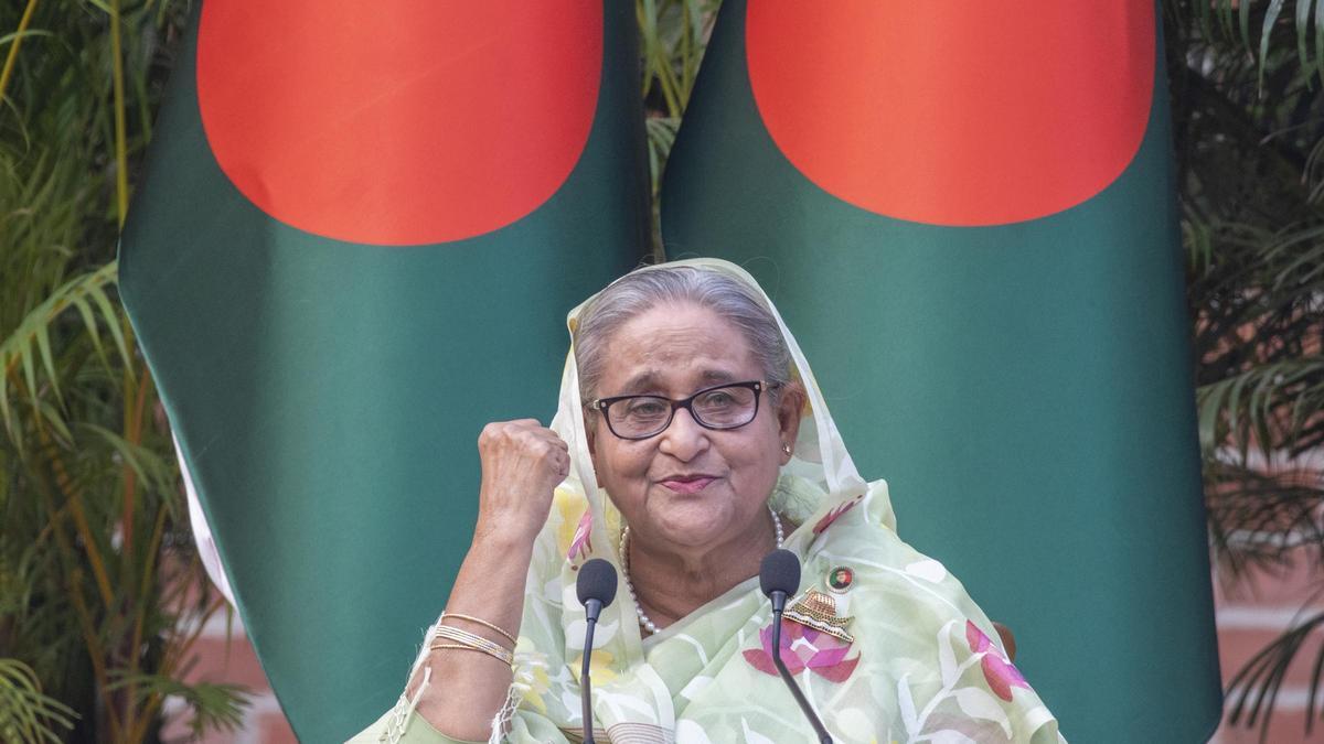 La primera ministra de Bangladesh, Sheikh Hasina, este lunes en Dacca.