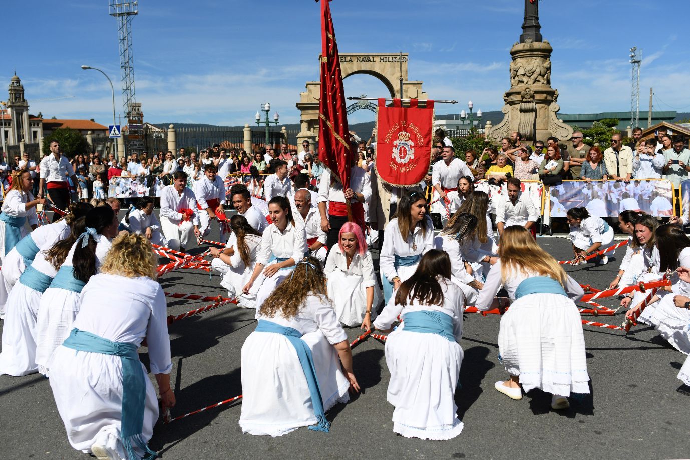 La Danza de Espadas de Marín rompe con dos años de pandemia