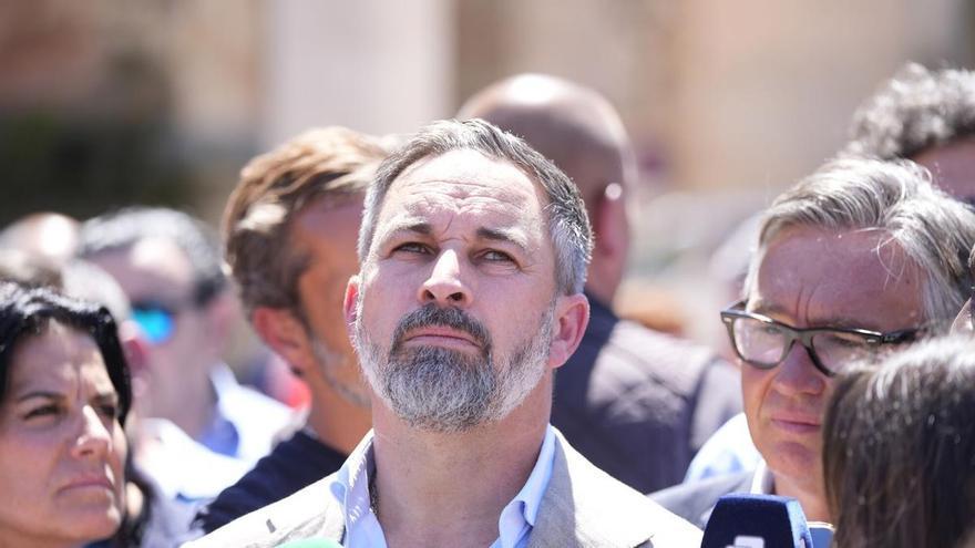 Abascal, ante el riesgo del primer retroceso que envalentone a los críticos de Vox