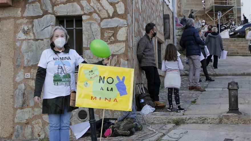 La Junta debe decidir ya sobre la mina