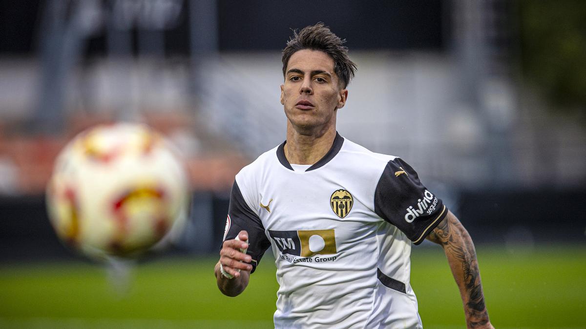 Lucas Núñez, mediocentro del filial que ya ha estado en varias convocatorias de Liga del primer equipo