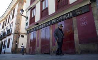 El Ayuntamiento de Oviedo quiere quedarse con el edificio en ruina entre la calle Mon y San Antonio