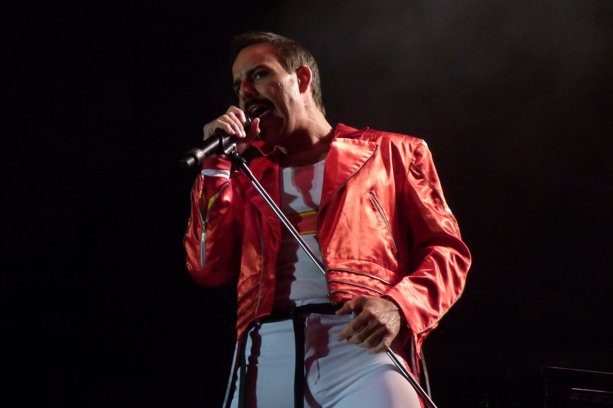 L'esperit de Freddie Mercury reviu a la Ciutadella de Roses