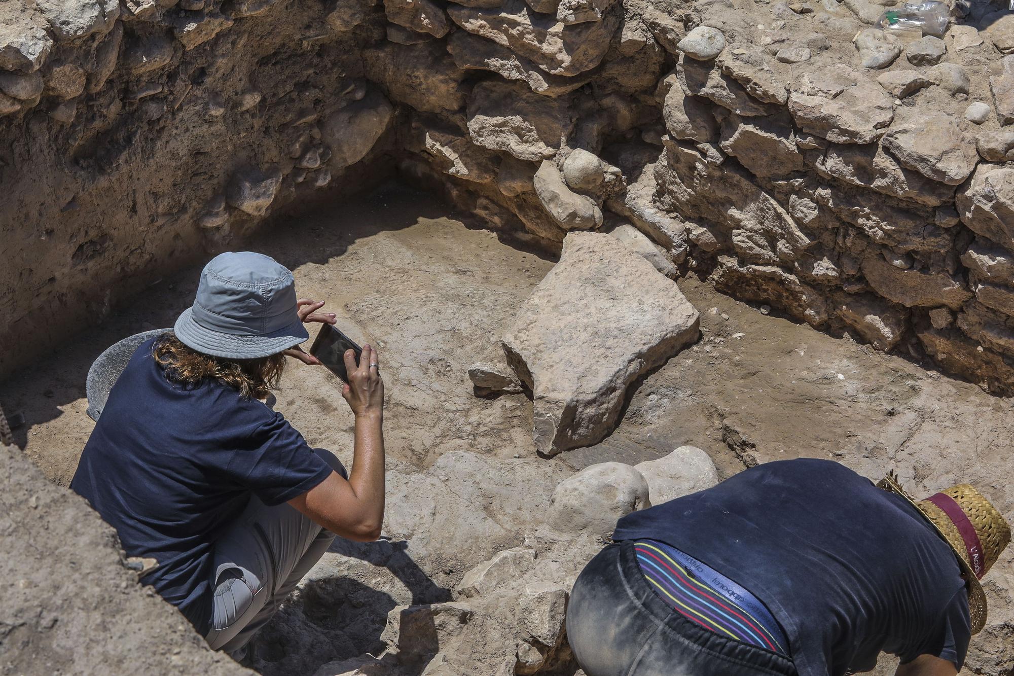 Primeras casas íberas halladas en las excavaciones en el yacimiento de La Alcudia en Elche