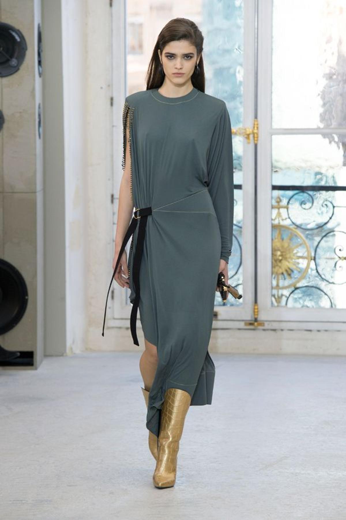 Louis Vuitton PV17: vestido asimétrico