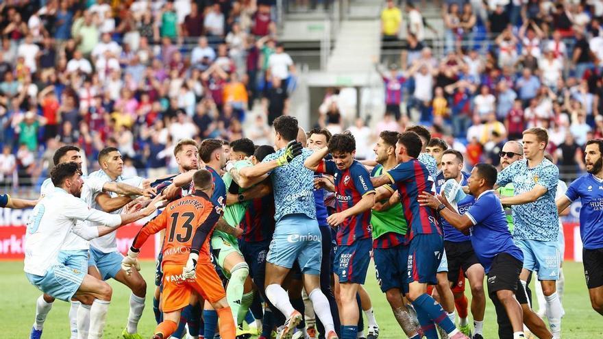 LaLiga denuncia los cánticos 'Pulido, muérete' y 'Andrada, mátalo' de la afición del Real Zaragoza